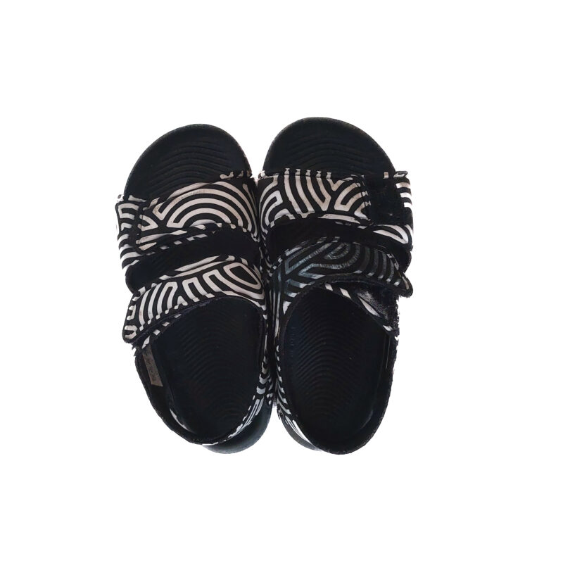 Sandales noires p.28